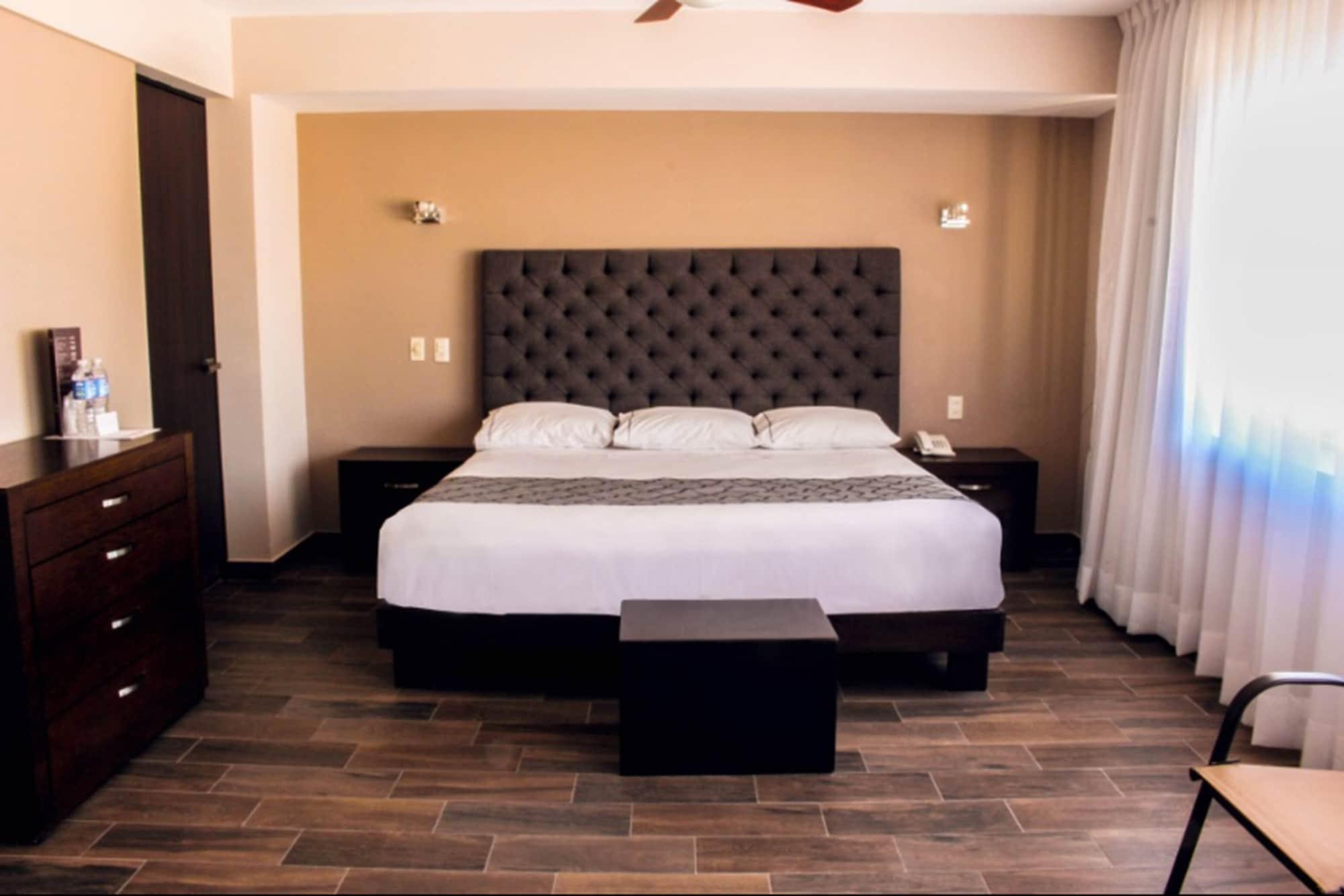 Hotel Senorial Platino レオン エクステリア 写真