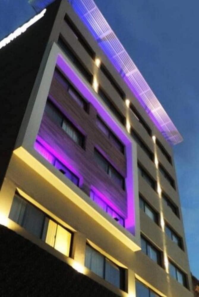 Hotel Senorial Platino レオン エクステリア 写真